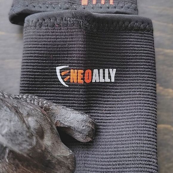 NWT NeoAlly® Wrist & Forearm Compression Sleeves Pair size S - Picture 9 of 14